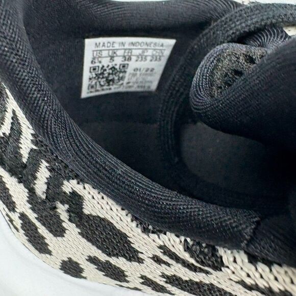 Adidas Swift Run Women’s 6.5 Leopard Print BD7962 Black White Knit Sneakers - Picture 4 of 8